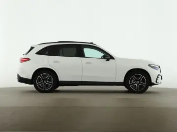 MERCEDES-BENZ GLC 400 e 4M AMG Night Pano AHK HUD Burmester