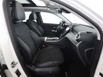 MERCEDES-BENZ GLC 400 e 4M AMG Night Pano AHK HUD Burmester