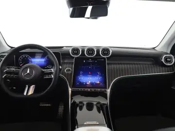 MERCEDES-BENZ GLC 400 e 4M AMG Night Pano AHK HUD Burmester