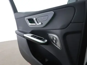 MERCEDES-BENZ GLC 400 e 4M AMG Night Pano AHK HUD Burmester