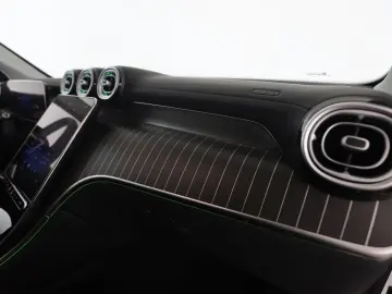 MERCEDES-BENZ GLC 400 e 4M AMG Night Pano AHK HUD Burmester
