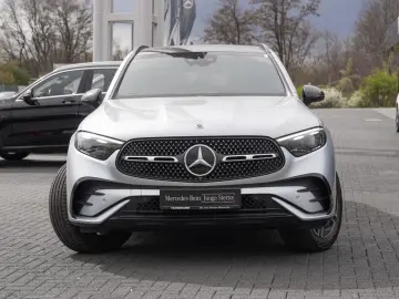 MERCEDES-BENZ GLC 400 e 4M AMG Night Panorama Distronic AHK