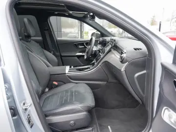 MERCEDES-BENZ GLC 400 e 4M AMG Night Panorama Distronic AHK