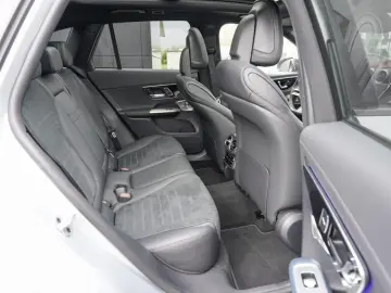 MERCEDES-BENZ GLC 400 e 4M AMG Night Panorama Distronic AHK