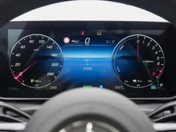 MERCEDES-BENZ GLC 400 e 4M AMG Night Panorama Distronic AHK