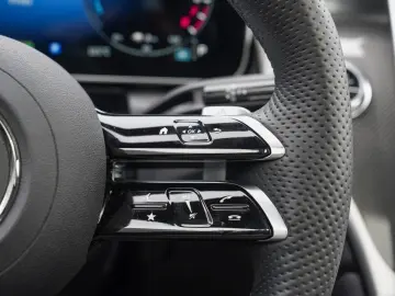 MERCEDES-BENZ GLC 400 e 4M AMG Night Panorama Distronic AHK