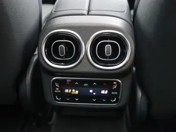 MERCEDES-BENZ GLC 300 de 4M Avantgarde Premium  Distr. LED