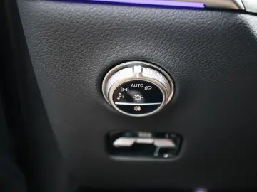 MERCEDES-BENZ GLC 300 de 4M Avantgarde Premium  Distr. LED