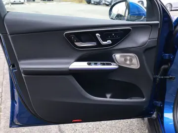 MERCEDES-BENZ GLC 300 de 4M Avantgarde Premium  Distr. LED