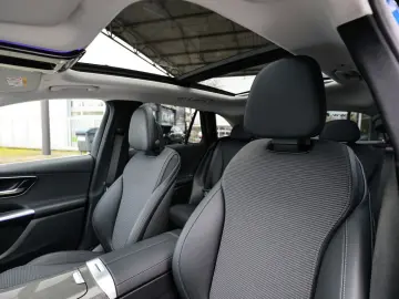 MERCEDES-BENZ GLC 300 de 4M Avantgarde Premium  Distr. LED