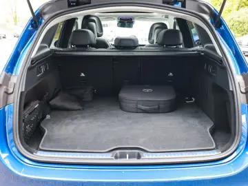 MERCEDES-BENZ GLC 300 de 4M Avantgarde Premium  Distr. LED