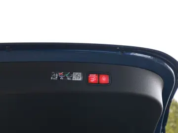 MERCEDES-BENZ GLC 300 de 4M Avantgarde Premium  Distr. LED