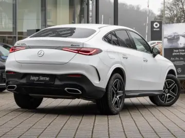 MERCEDES-BENZ GLC 300 e 4M Coupé AMG Digital Pano Burm3D