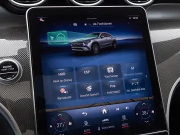 MERCEDES-BENZ GLC 300 e 4M Coupé AMG Digital Pano Burm3D