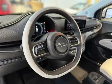 FIAT 500e LaPrima Kamera PDC Klimaautom.