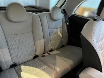 FIAT 500e LaPrima Kamera PDC Klimaautom.