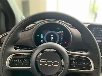 FIAT 500e 118PS  Giorgio Armani  Leder Navi