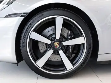 PORSCHE 911 Carrera S