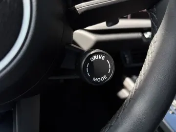 PORSCHE 992 (911) Carrera   BOSE   Sportabgas   Privacy