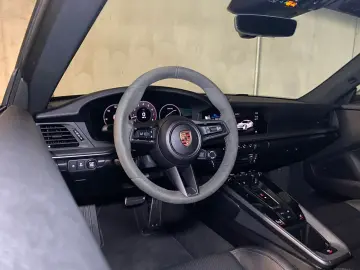 PORSCHE 992 (911) Carrera   BOSE   Sportabgas   Privacy