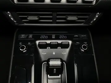 PORSCHE 992 (911) Carrera   BOSE   Sportabgas   Privacy