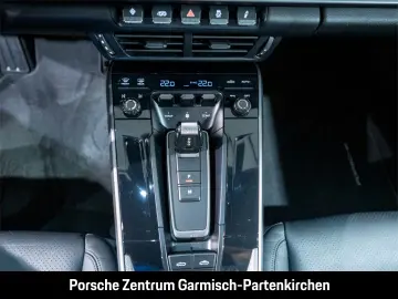 PORSCHE 992 911 Carrera Cabriolet Sportabgas LenkradHZG