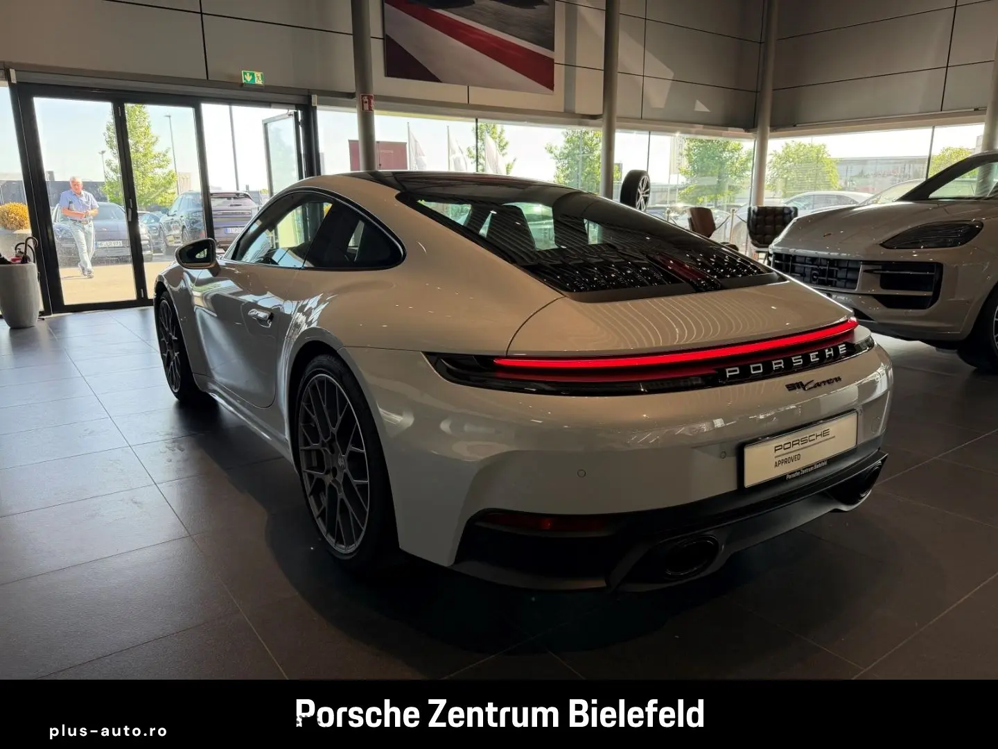 PORSCHE 992 911 Carrera Sportabgas BOSE Sitzbelüftung