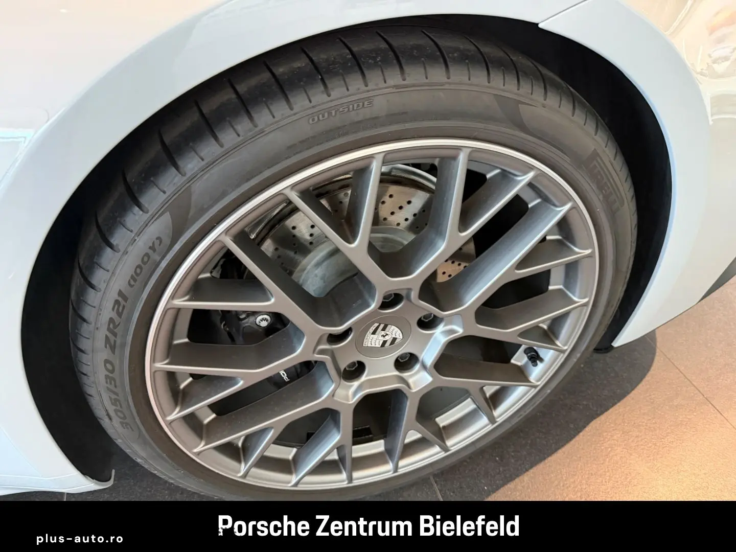 PORSCHE 992 911 Carrera Sportabgas BOSE Sitzbelüftung