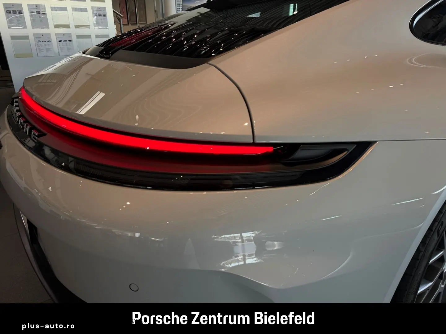 PORSCHE 992 911 Carrera Sportabgas BOSE Sitzbelüftung