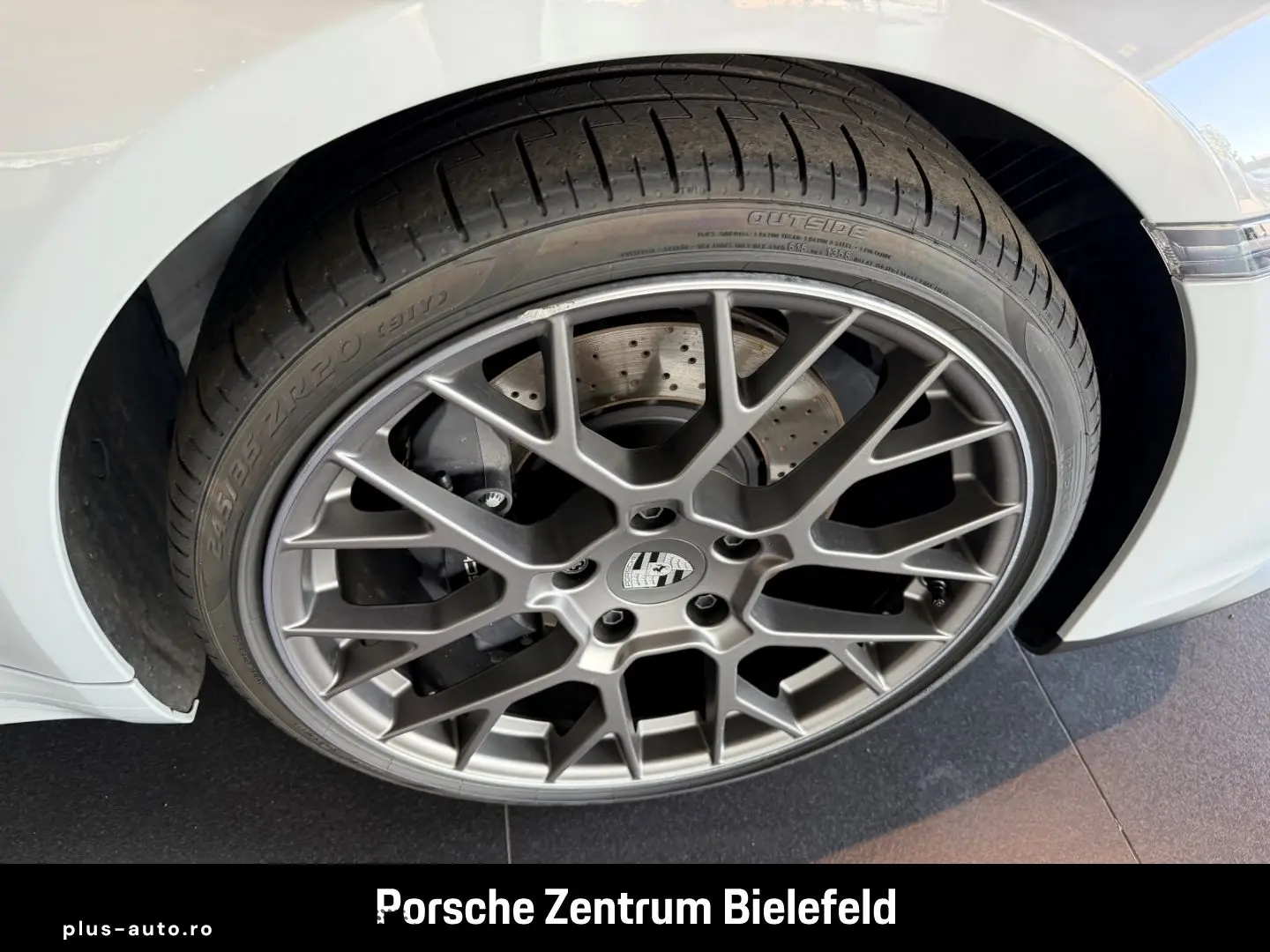 PORSCHE 992 911 Carrera Sportabgas BOSE Sitzbelüftung