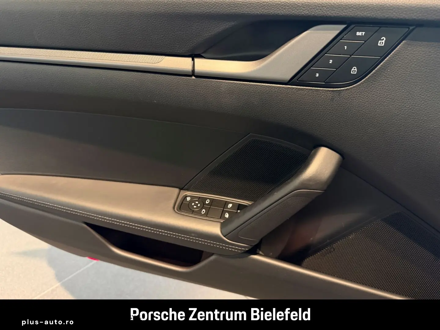 PORSCHE 992 911 Carrera Sportabgas BOSE Sitzbelüftung