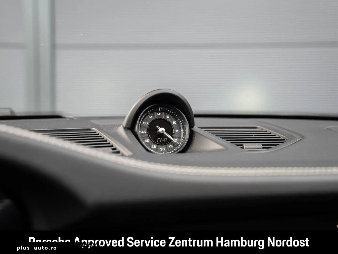 PORSCHE 992 -2 (911) Carrera BOSE InnoDrive Servo-Plus