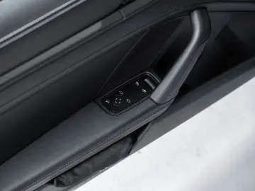 PORSCHE 992 Carrera Abstandsregeltempostat Schiebedach