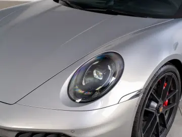 PORSCHE 992.2 Carrera GTS T-Hybrid  1 Hd. 4.800Km