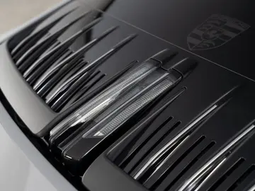 PORSCHE 992.2 Carrera GTS T-Hybrid  1 Hd. 4.800Km