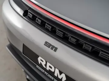 PORSCHE 992.2 Carrera GTS T-Hybrid  1 Hd. 4.800Km