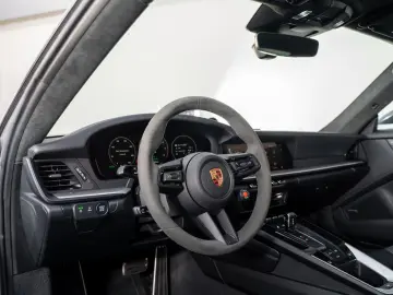 PORSCHE 992.2 Carrera GTS T-Hybrid  1 Hd. 4.800Km