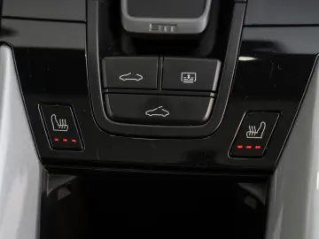 PORSCHE 992.2 Carrera GTS T-Hybrid  1 Hd. 4.800Km
