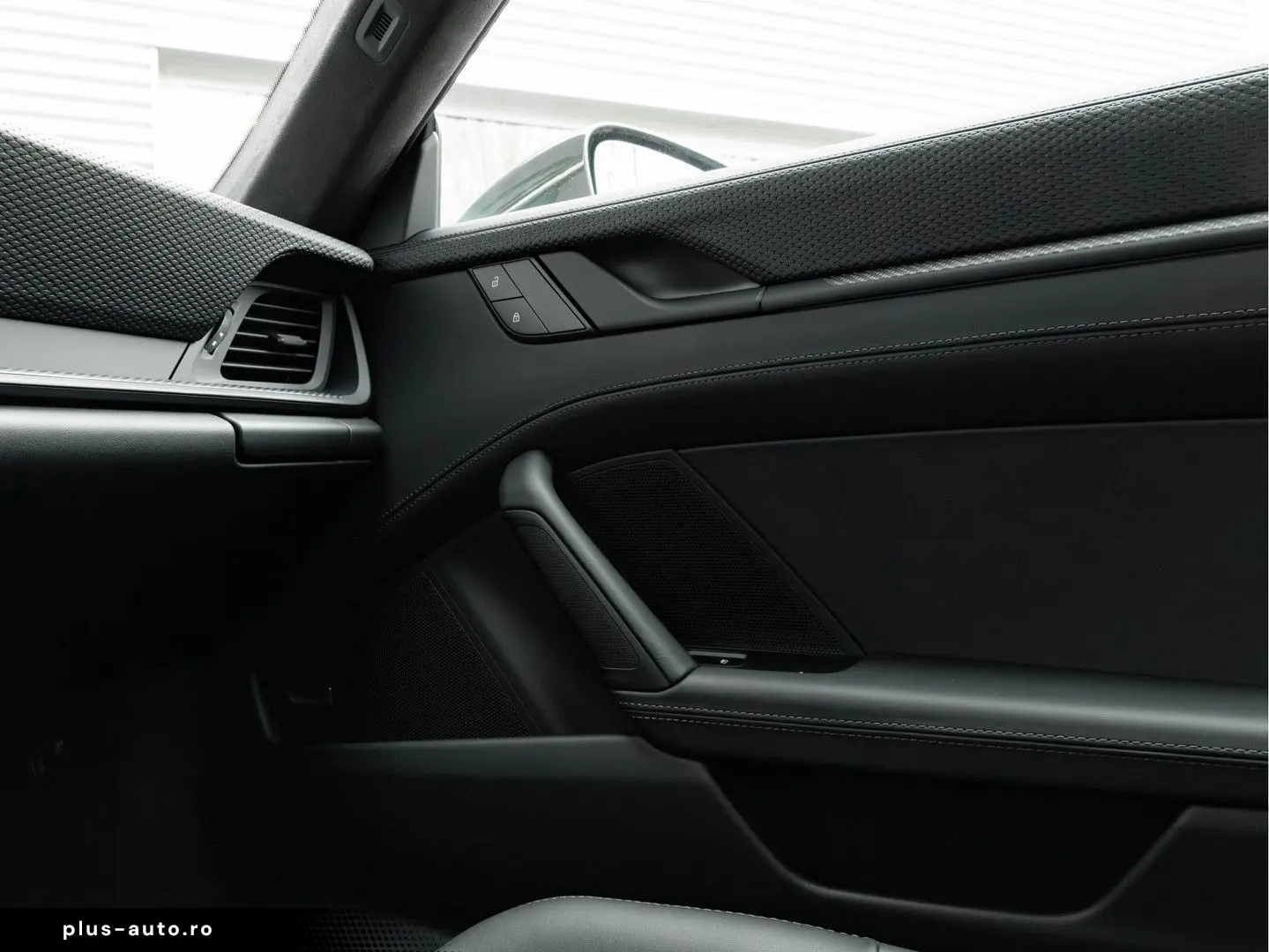 PORSCHE 992 4.0 GT3 Touring - 992.2 - Manual