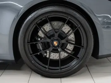 PORSCHE 992 Targa 4 GTS