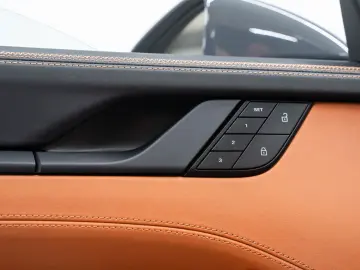 PORSCHE 992 Targa 4 GTS