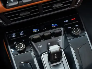 PORSCHE 992 Targa 4 GTS