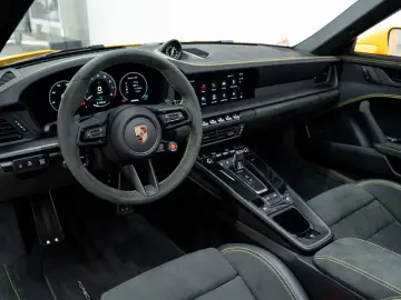 PORSCHE 992 Targa 4 GTS
