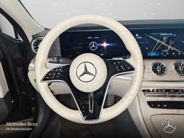 MERCEDES-BENZ CLS 300 d 4M 2x AMG LEDER SD LED MEMORY RFK