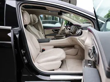 MERCEDES-BENZ EQS 580 4M AMG Sport Premium  Hyperscr…