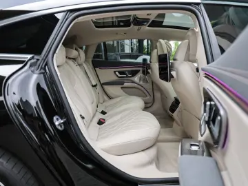 MERCEDES-BENZ EQS 580 4M AMG Sport Premium  Hyperscr…