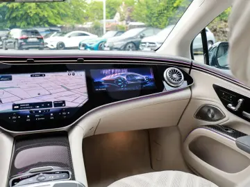 MERCEDES-BENZ EQS 580 4M AMG Sport Premium  Hyperscr…