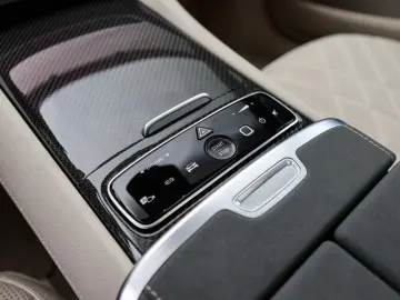 MERCEDES-BENZ EQS 580 4M AMG Sport Premium  Hyperscr…
