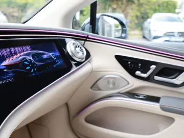 MERCEDES-BENZ EQS 580 4M AMG Sport Premium  Hyperscr…