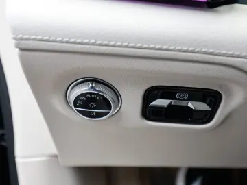 MERCEDES-BENZ EQS 580 4M AMG Sport Premium  Hyperscr…